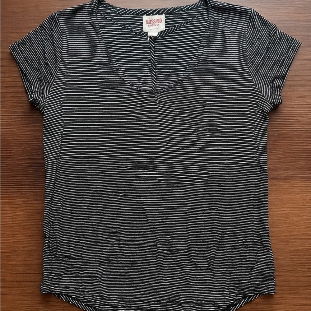 Mossimo XXL Navy & White Striped V-Neck Tee